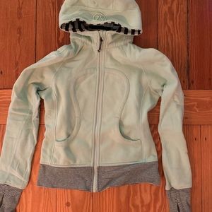 Lululemon sweatshirt